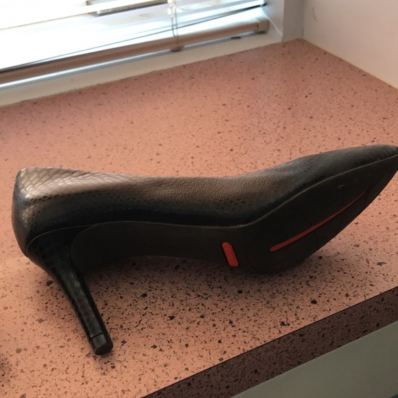 Heels - Picture 3 of 3